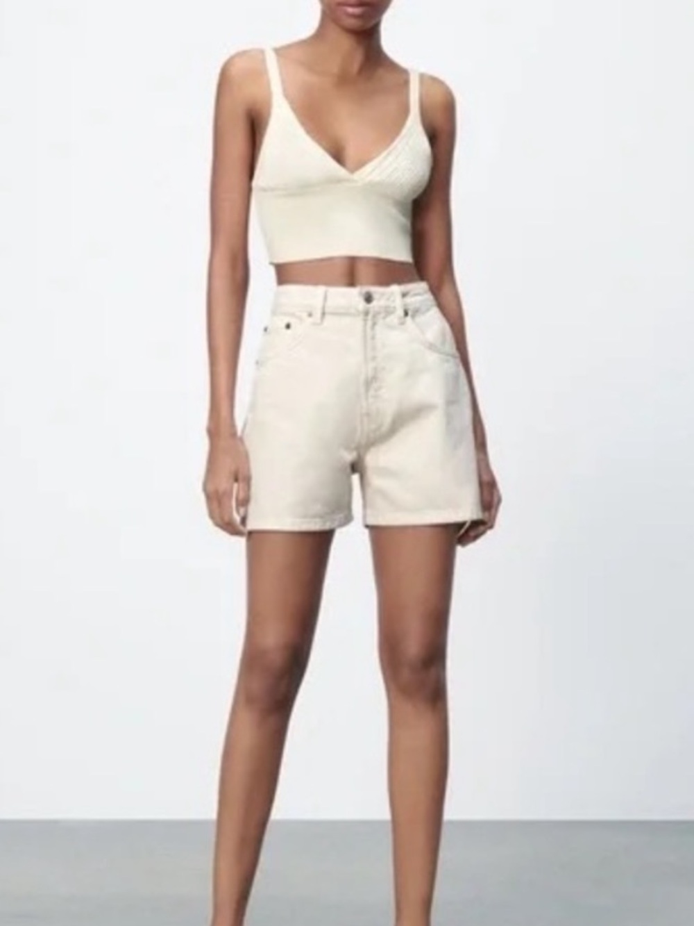 Zara Cream High-Rise Denim Shorts - Picture 4 of 7